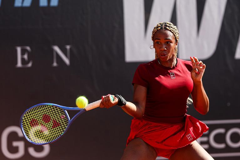 Tyra Grant colpisce di diritto (foto Martegani)