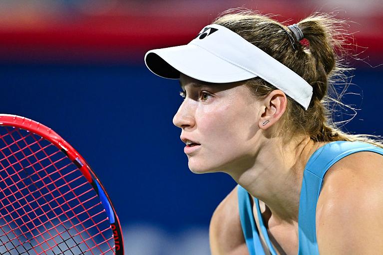 Un primo piano di Elena Rybakina (foto Getty Images)