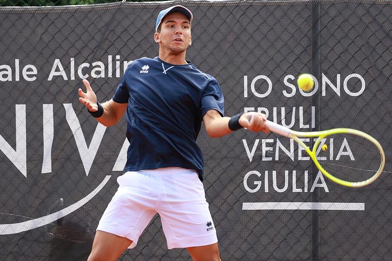 Andrea Guerrieri colpisce di diritto