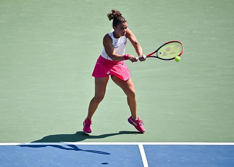 Jasmine Paolini colpisce di rovescio (foto Getty Images)