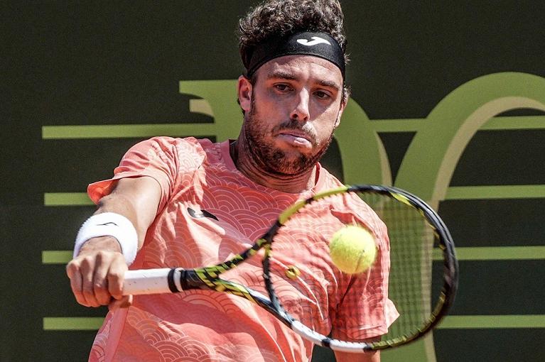 Il rovescio di Marco Cecchinato (foto Peluso)