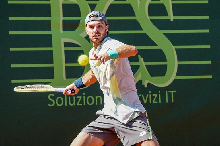 Giovanni Fonio colpisce di diritto (foto Peluso)