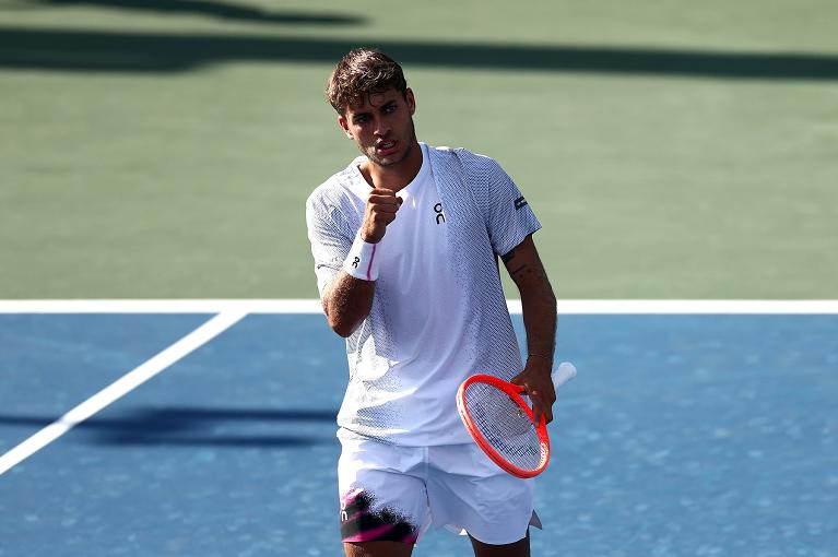 Flavio Cobolli esulta (foto Getty Images)