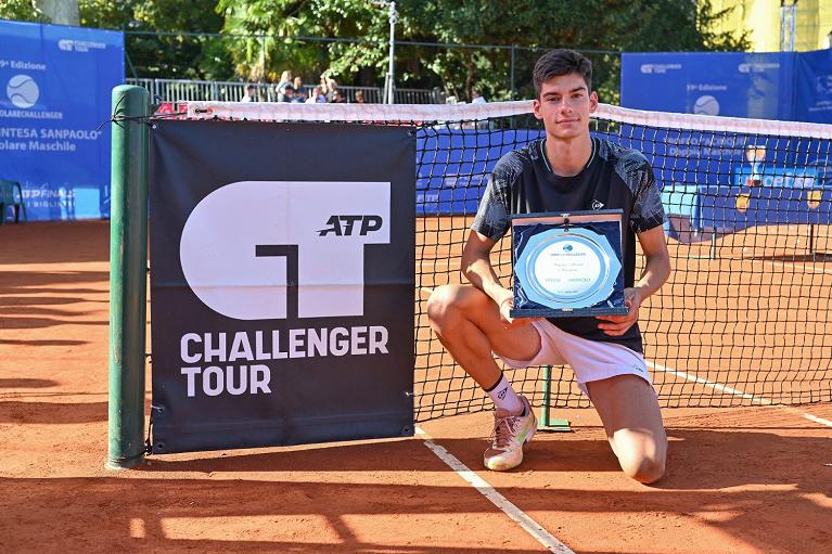 Il vincitore del Como Lake Challenger 2025 Luka Mikrut