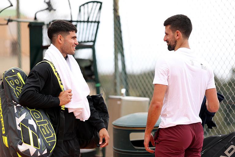 Carlos Alcaraz e Novak Djokovic (Getty)