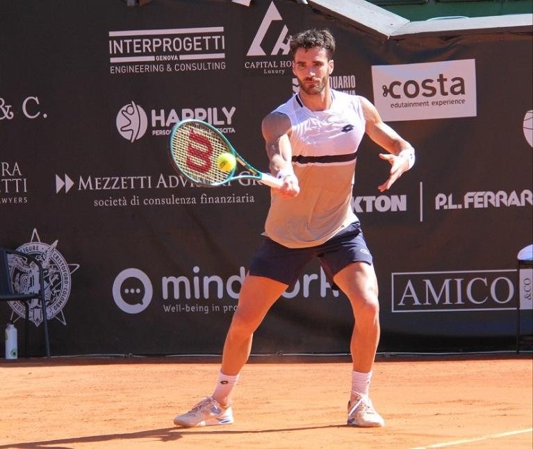 Andrea Pellegrino colpisce di diritto