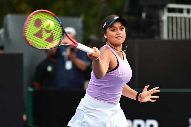Nauhany Vitoria Leme da Silva in azione col dritto (Foto WTA Tour Website)