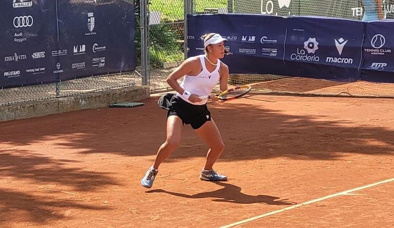 Marta Lombardini in azione al Tennis Club Viserba (PICCOLA)
