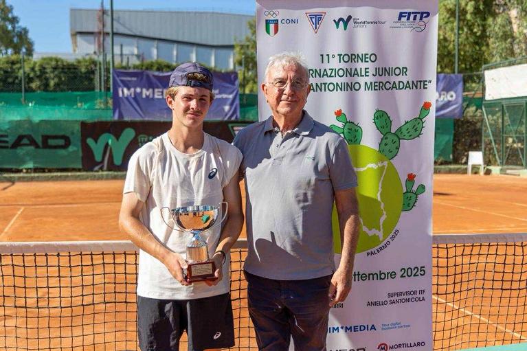Lo svizzero Thomas con Giovanni Mercadante (foto Ragusa)