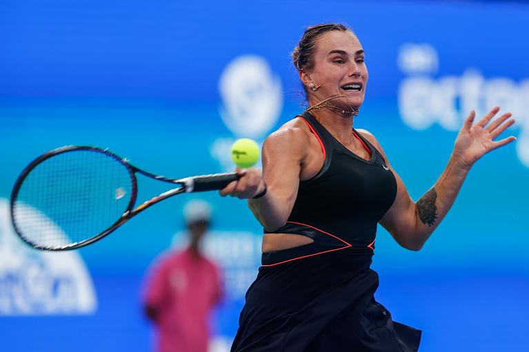 Aryna Sabalenka colpisce di diritto (foto Getty Images)