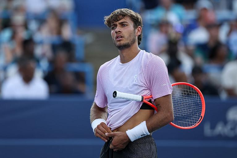 Un perplesso Flavio Cobolli (foto Getty Images)