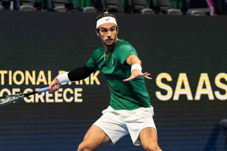 Musetti colpisce un dritto (Foto X @atptour)