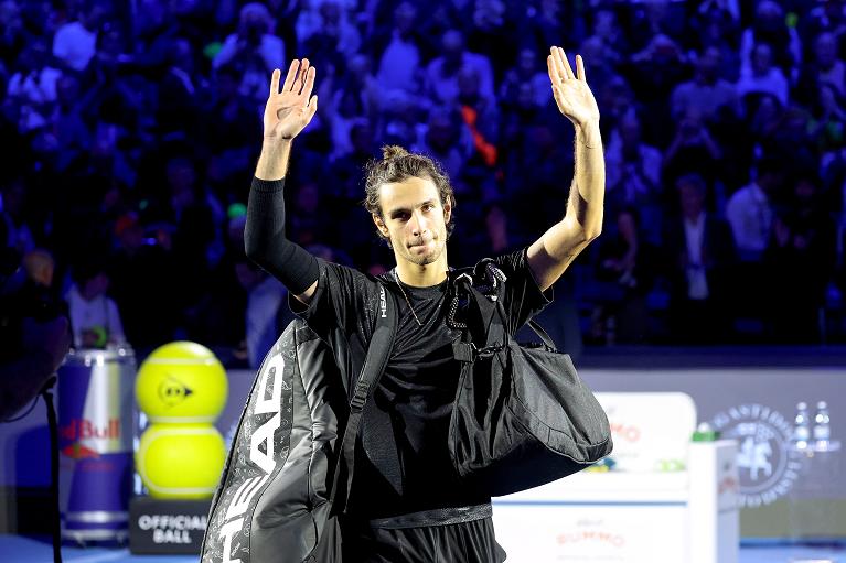 Lorenzo Musetti saluta i tifosi alle Nitto ATP Finals 2025 (Foto FITP)