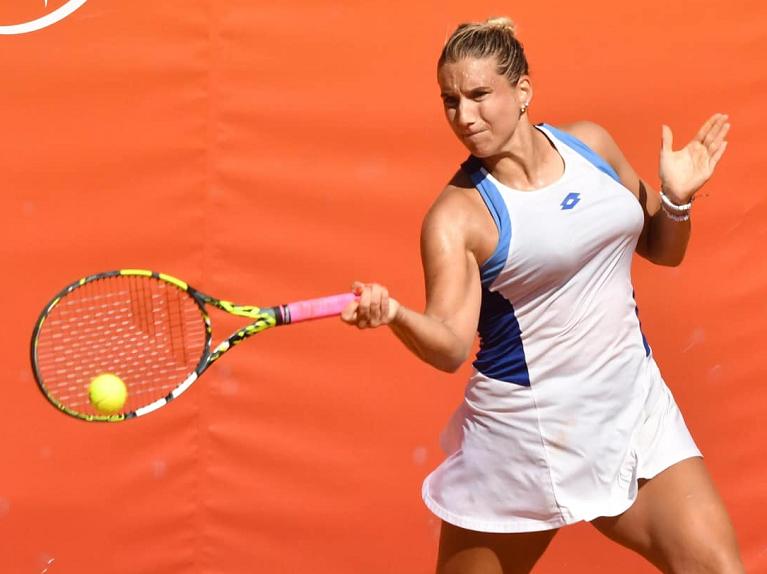 Deborah Chiesa colpisce di diritto (foto FB Chiappetta Sport Village)