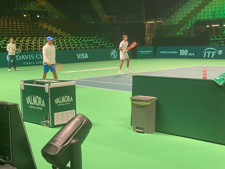 Flavio Cobolli in allenamento a Bologna