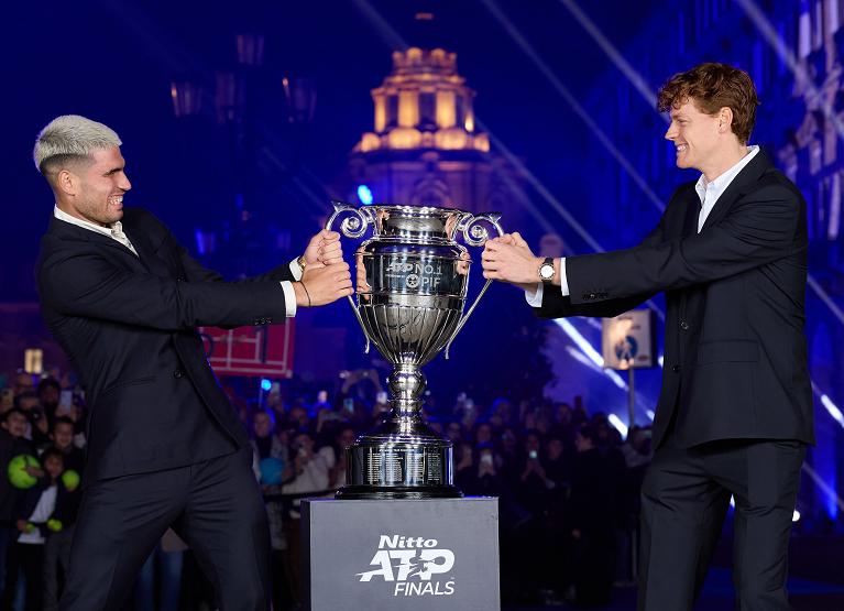 20251116_alcaraz_e_Sinner_si_contendono_il_trofeo.jpg
