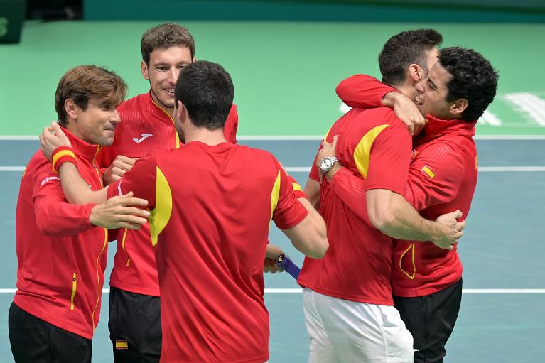 Il team della Spagna festeggia (foto FITP)