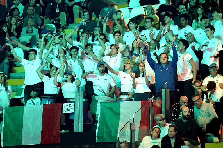 Davis Cup Finals 8 Bologna 2025: supporter azzurri (foto FITP)