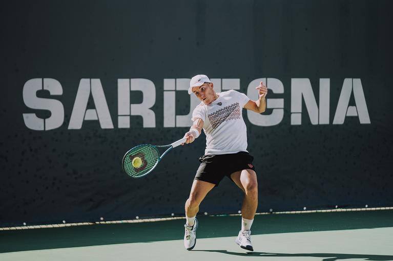 Michele Ribecai colpisce di diritto (foto Serafini)