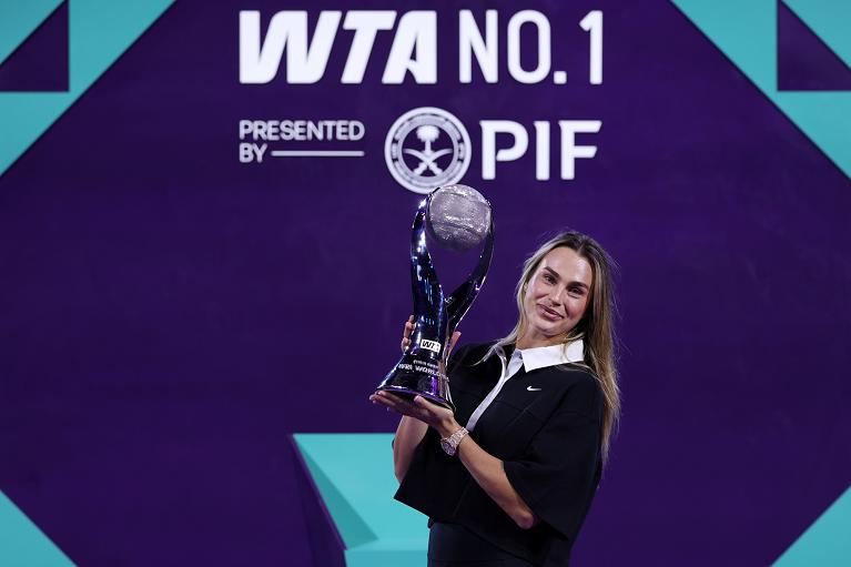 Aryna Sabalenka premiata a Riyadh come numero uno del mondo per il 2025 (foto Getty Images)
