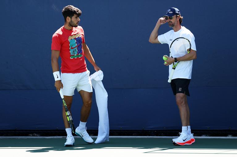 Carlos Alcaraz e Juan Carlos Ferrero in allenamento (foto Getty Images)