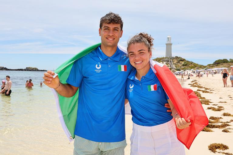 Flavio Cobolli e Jasmine Paolini alla United Cup 2026 (Foto Tennis Australia e Getty Images)
