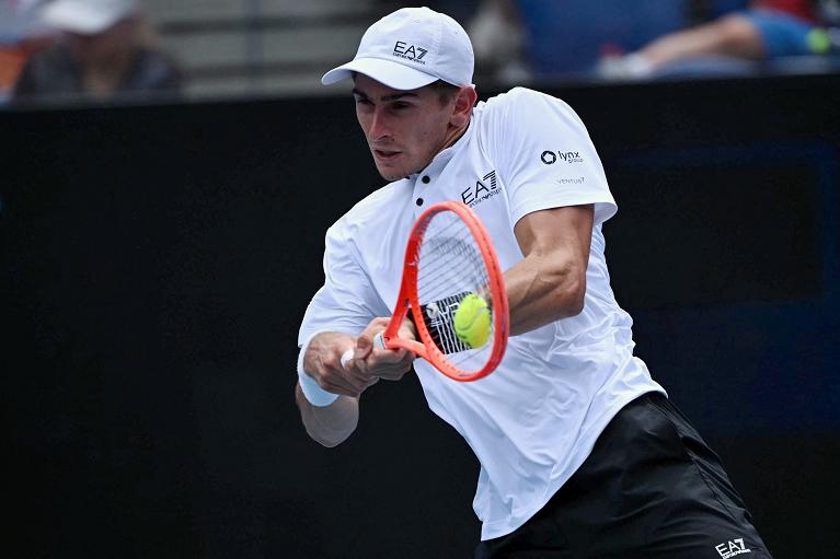 Matteo Arnaldi in azione (foto Getty Images)