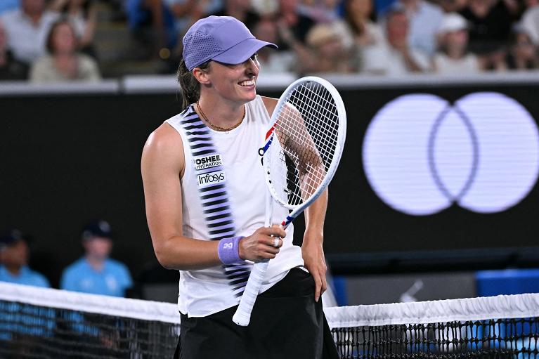 Iga Swiatek sorride dopo la vittoria (Getty Images)