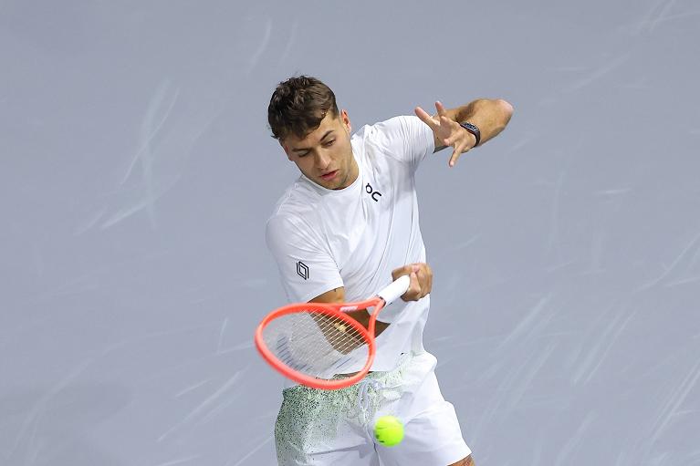 Flavio Cobolli in azione (foto Getty Images)