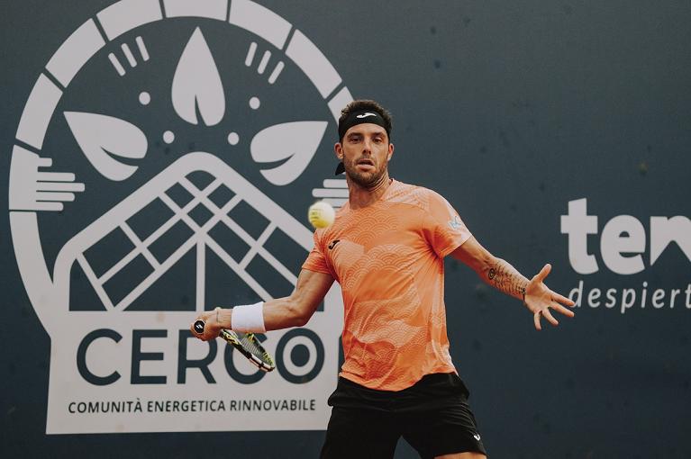 Marco Cecchinato colpisce di diritto (foto Serafini)