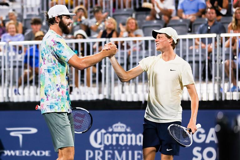Reilly Opelka e Jannik Sinner ad Atlanta 2021 (foto Getty images)
