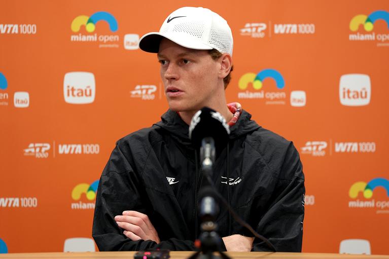 Jannik Sinner in conferenza stampa a Miami (Getty Images)