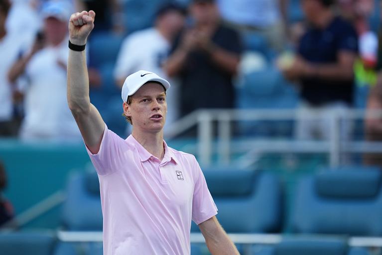 La gioia di Jannik Sinner per la vittoria a Miami contro Alex Michelsen (Getty Images)