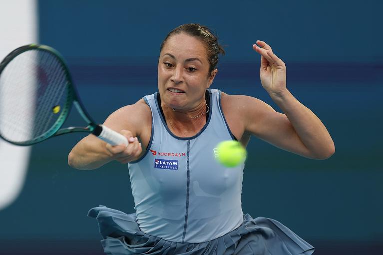 Elisabetta Cocciaretto colpisce di diritto (foto Getty Images)