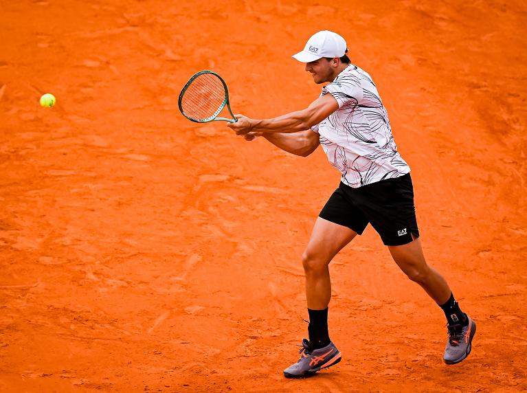 Luciano Darderi in azione (foto Getty Images)