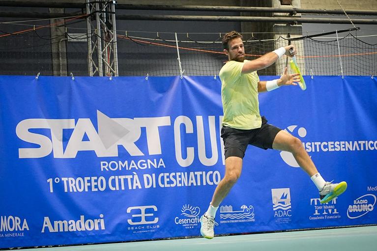 Stefano Napolitano colpisce di diritto (foto Start Romagna Cup / Mazza)