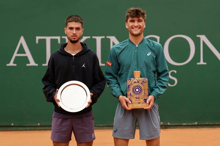 La premiazione dell’Atkinsons Monza Open 26, vinta dal belga Raphael Collignon (destra) contro il croato Dino Prizmic (foto Leonardi)
