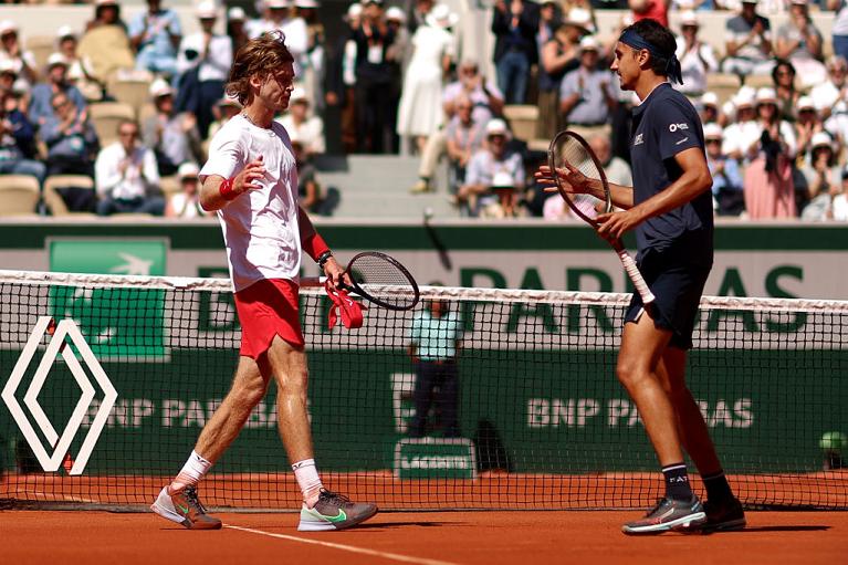Lorenzo Sonego e Andrey Rublev al Roland Garros (Getty)