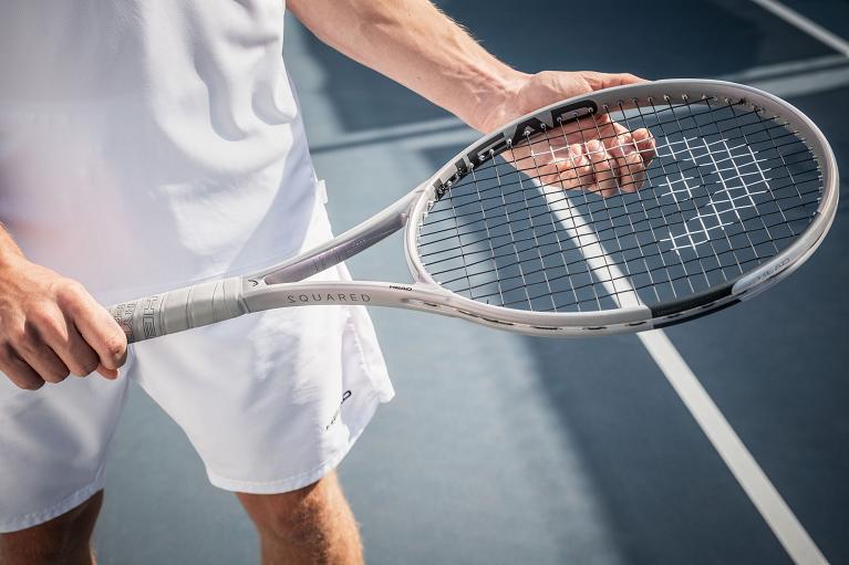 Le racchette agonistiche sono bilanciate di solito a 32 cm dall'estremità del manico: il bilanciamento di Head Squared è a soli 29, 5 cm