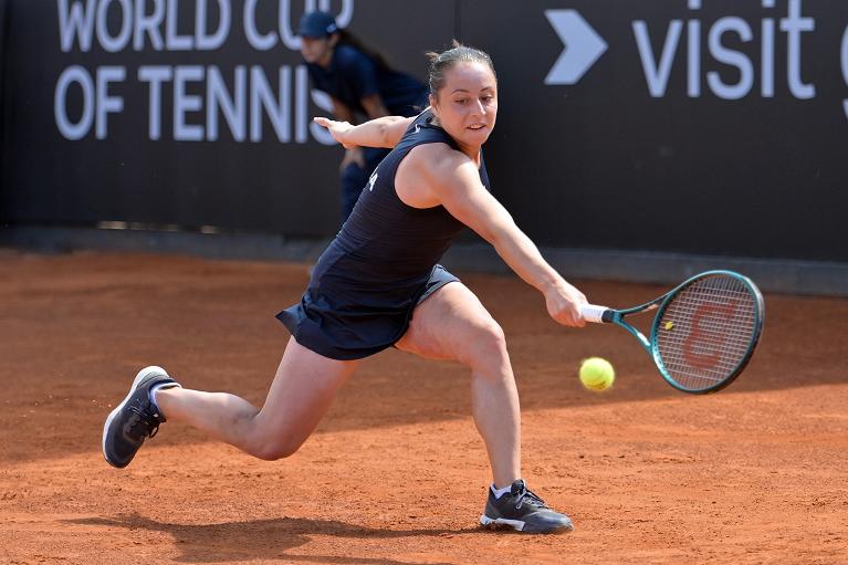 Un recupero di rovescio di Elisabetta Cocciaretto (foto FITP)