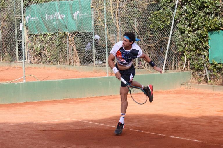 Francesco Forti al servizio (foto Burruni)