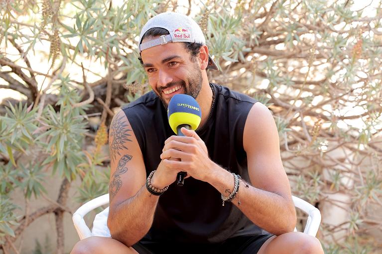 Sardegna Open, un fotogramma dell'intervista a Matteo Berrettini su SuperTennis (Foto FITP)