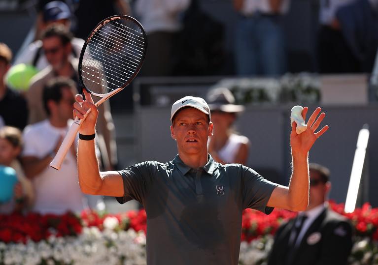 Sinner saluta il pubblico (Getty Images)
