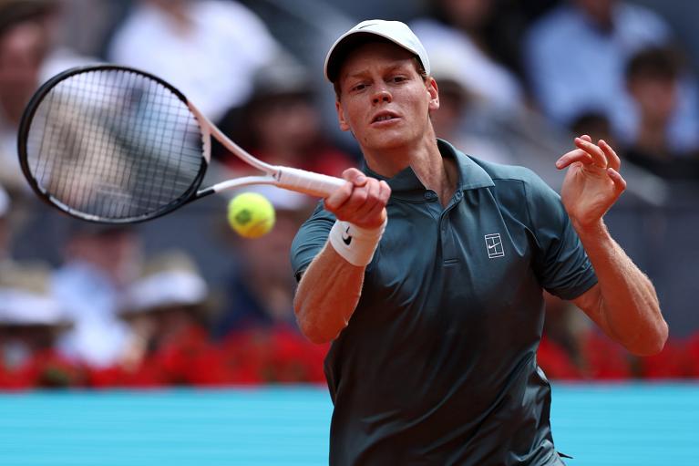 Sinner esegue un dritto (Getty Images)
