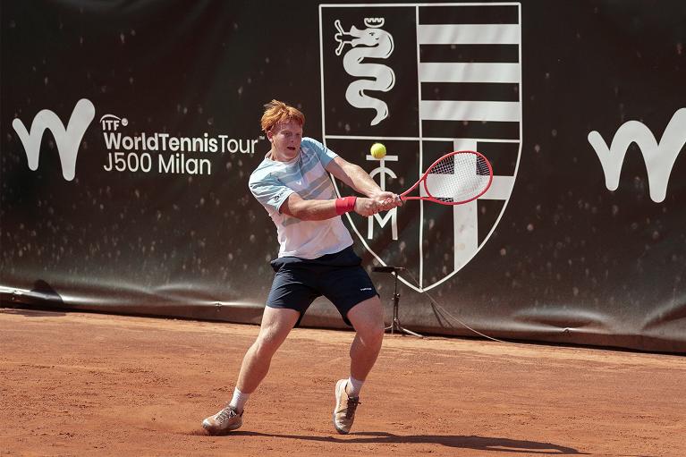 Il tedesco Jamie Mackenzie ha battuto nelle semifinali del Trofeo Bonfiglio l'azzurro Filippo Alfano (Foto Leonardi)