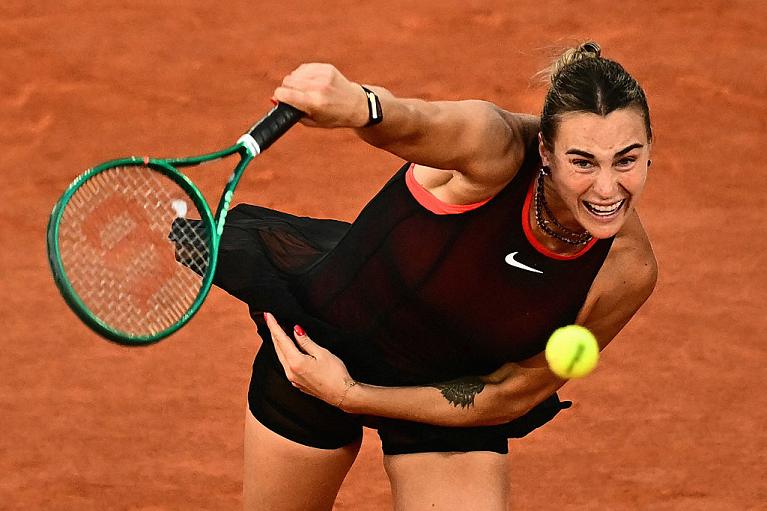 Aryna Sabalenka in azione al Roland Garros (Getty Images)