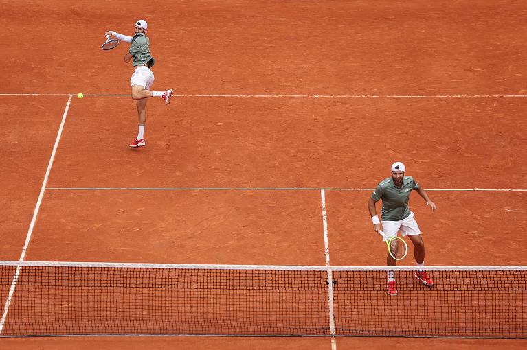 Andrea Vavassori e Simone Bolelli in una fase di goco (foto Getty Images)