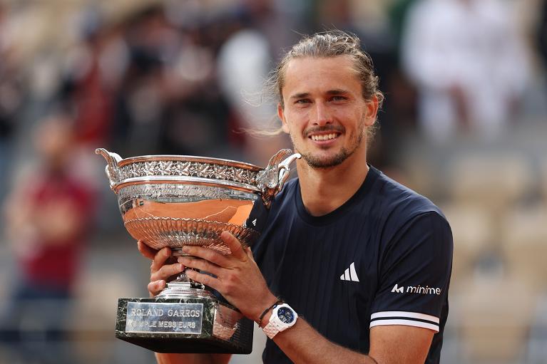 Zverev col trofeo del Roland Garros 2026 (Getty Images)