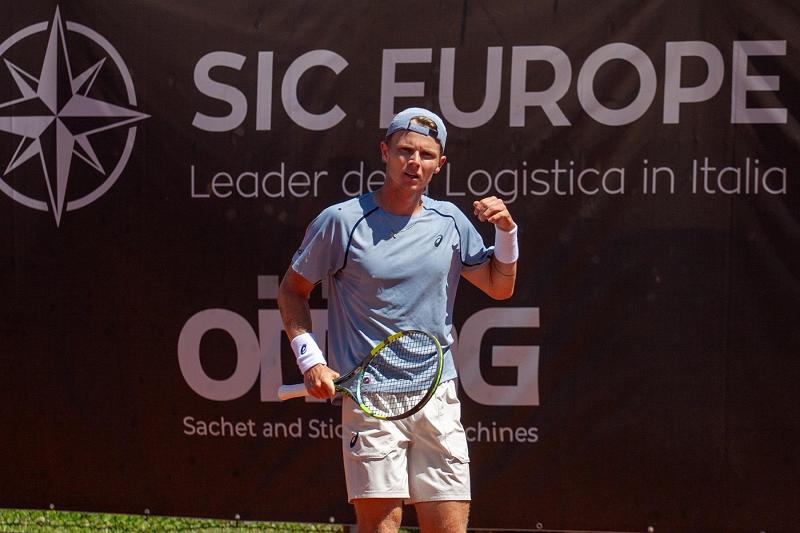 De Jong conquista Cattolica