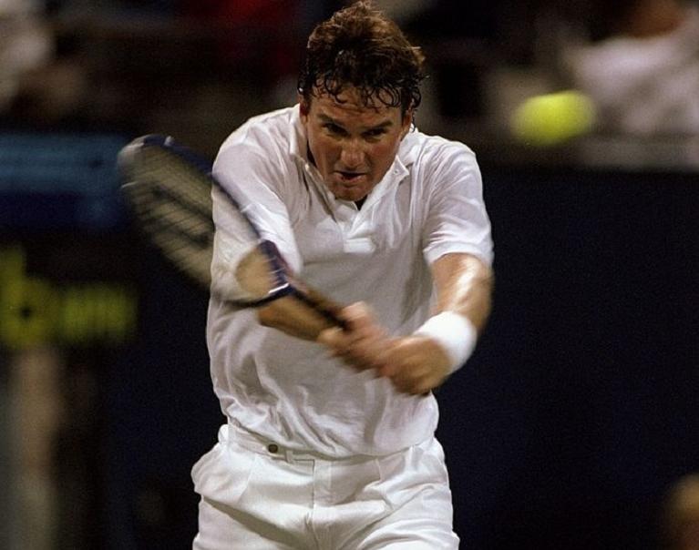 Jimmy Connors in azione nel 1995 (Getty Images)